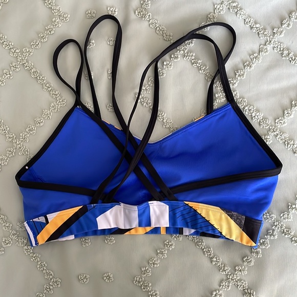 Reebok sports bra - Picture 2 of 2